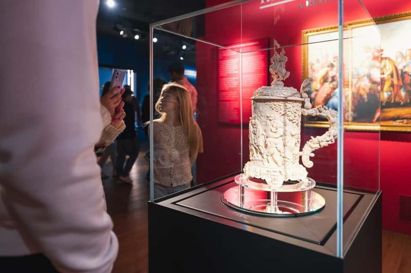 Porto: Art of Drinking WOW Museum - Drink Through History - Emperors, popes, princes: why ownership matters in a museum like this