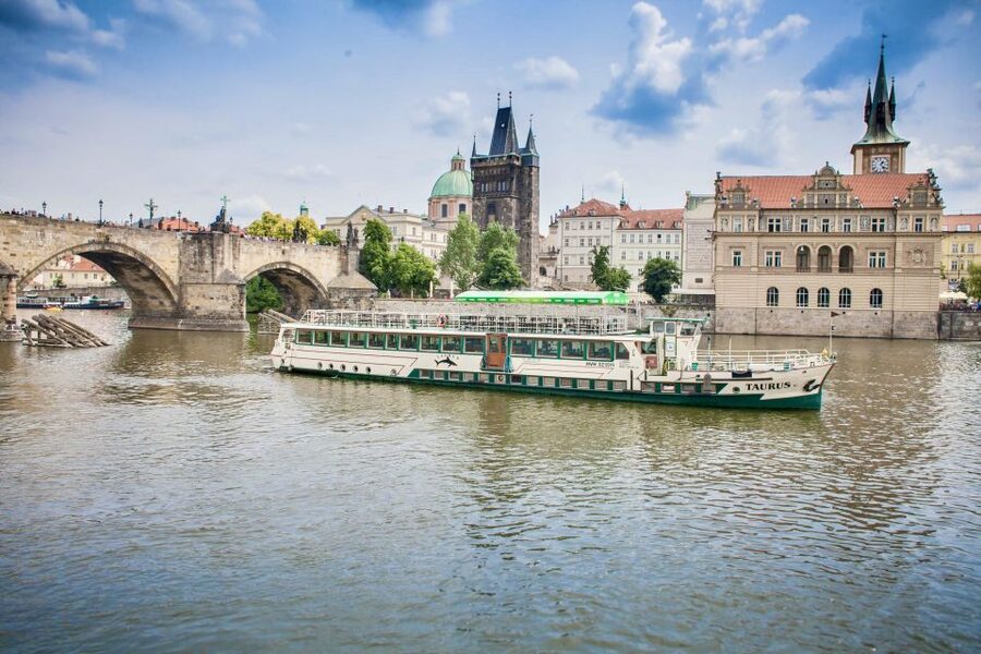 Prague: Afternoon Beer Cruise with Drinks Included - A few practical considerations before you book