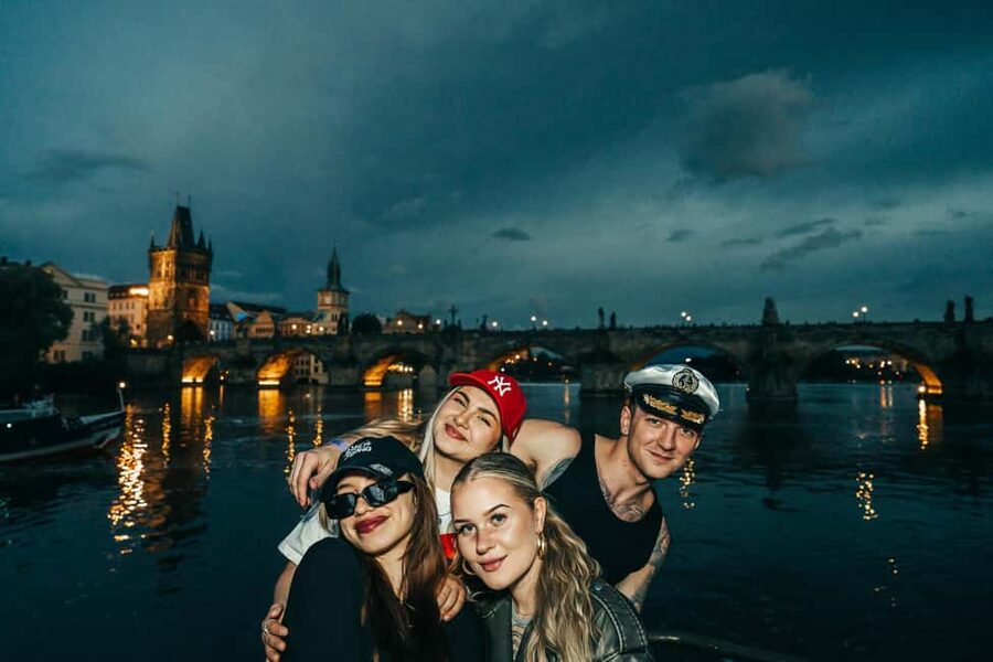 Prague: Booze Cruise with Open Bar and Duplex Entry - Who should book this and who should skip it