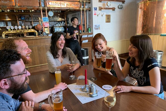 Prague Castle and Pubs Tour with Drinks Included - Stop 1: Malostranské náměstí and the first pub intro