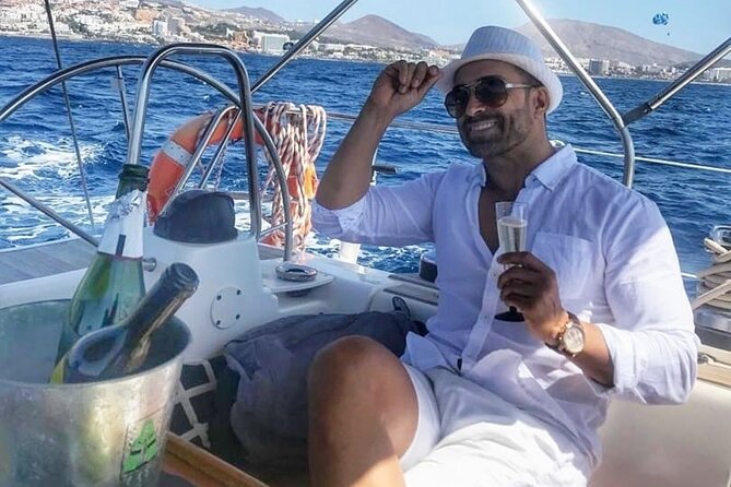 PRIVATE YACHT CHARTER VOYAGE, Food & Drinks included! - Photos, Sea Sickness, and Other Small Details That Matter