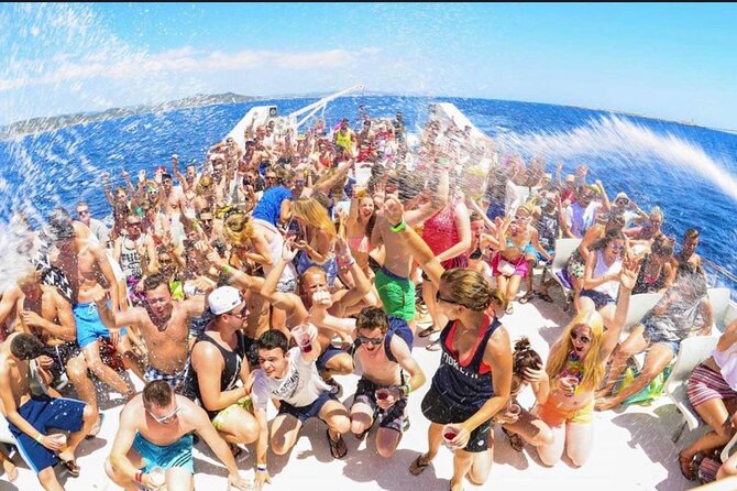 Punta Cana Booze Cruise, Snorkeling, Bar Entertainment Open Bar - Pickup, mobile ticket, and the day’s pacing: making it easy on you