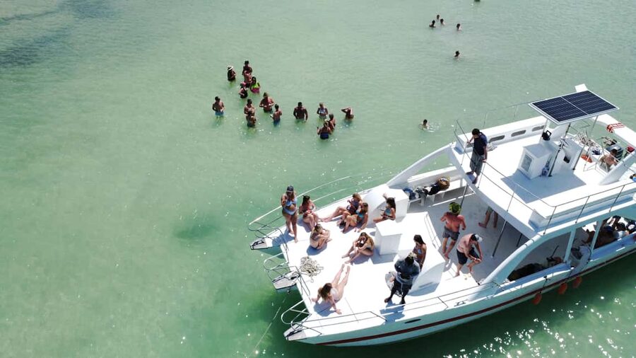 Punta Cana: Booze Cruise with Snorkel and Natural Pool Stop - Guides who actually keep the vibe going (Vanessa and more)