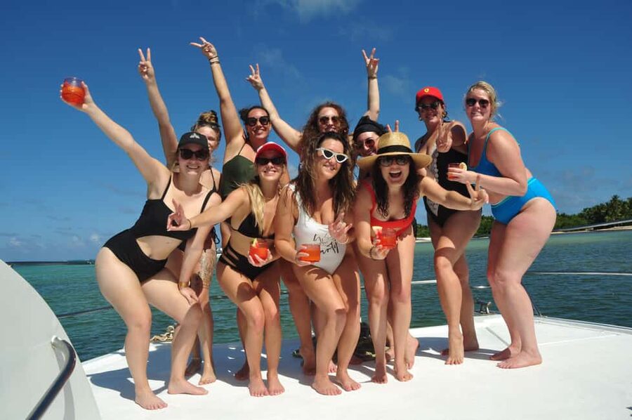 Punta Cana: Booze Cruise with Snorkel and Natural Pool Stop - Drinks, snacks, and the little extras that boost value