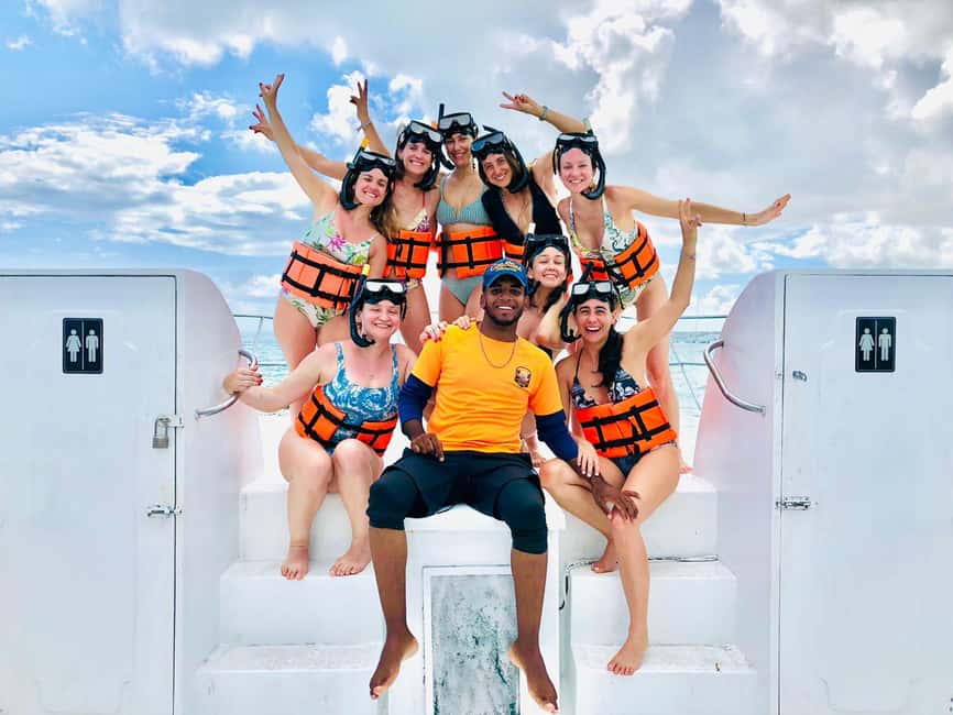 Punta Cana: Booze Cruise with Snorkel and Natural Pool Stop - Hotel pickups from Bávaro, Macao, and Uvero Alto