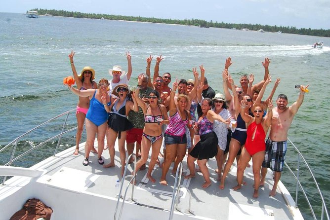 Punta Cana Booze Cruise with Snorkeling, Natural Pool & Open Bar - Pickup, group size, and how to avoid pickup headaches