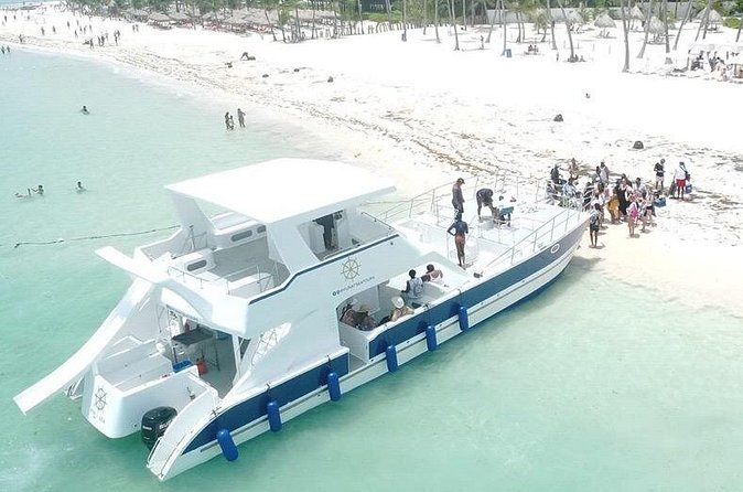 Punta Cana Shared Party Boat Booze Cruise and Snorkeling - The Crew Experience: Fun Factor, Noise Levels, and One Name You Might Hear