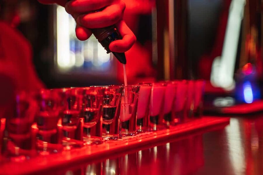 Rome: Bar Crawl with Guide and Drinks Included - Practical tips to make your night go smoothly