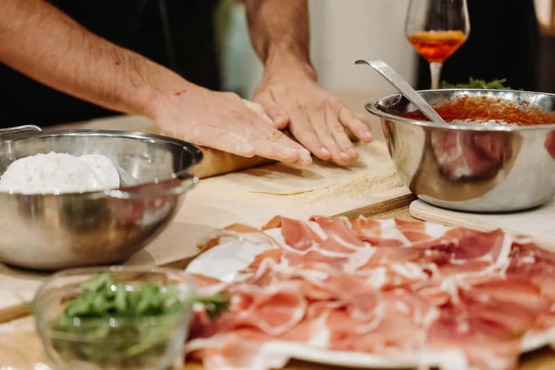Rome: Pizza Making Class with Gelato & Drinks Included - Unlimited wine or beer, plus time to actually enjoy your meal