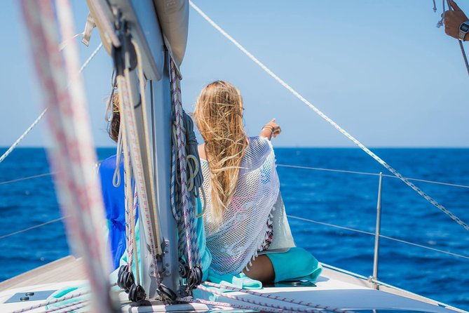 SAILING YACHT EXCURSION TOUR, Food & Drinks included! - Small boat, big focus: what the trip feels like on board