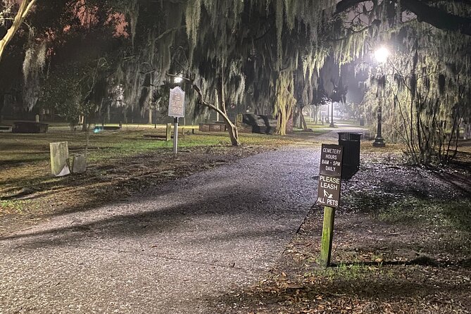 Savannah Ghost Tour for Adults ALL Alcoholic Drinks Included - Guides make or break the vibe (and this one has strong names)