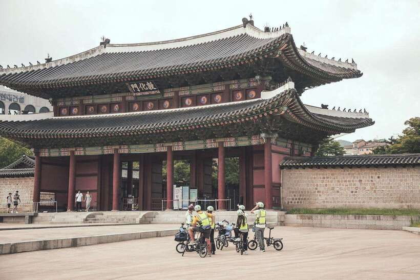 Seoul: Afternoon Ebike tour and "Happy Hour" food and drinks - Stop-by-stop: how the route builds a story across Seoul