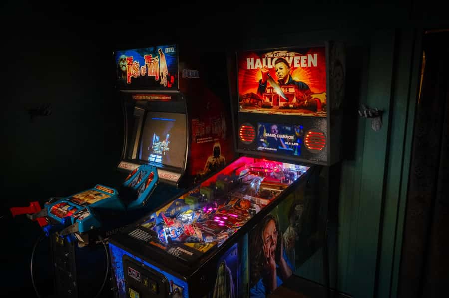 Solvang: Wine and True Crime Tour with Drinks Included - Stop 2: High Roller Tiki Lounge (30 Minutes to Shake Things Up)