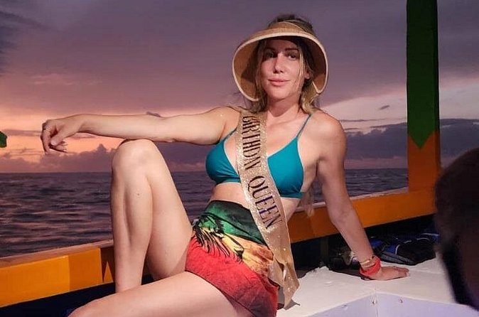 Sunset Booze Cruise in Negril - Rick’s Cafe stop: the 45-minute window for cliff jumping and swims