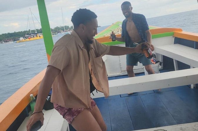 Sunset Booze Cruise in Negril - What to bring (so you don’t lose time)