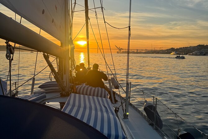 Sunset sailboat tour in Lisbon with green wine - Getting to the Dock at Rua da Cintura do Porto de Lisboa