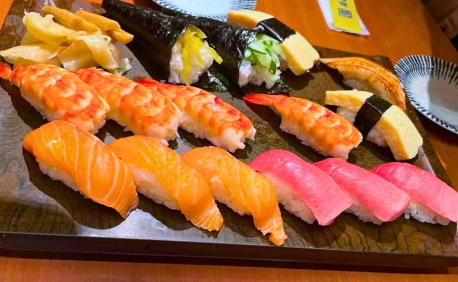 Tokyo: Locals´ Secret Food Tour // Eat like a Japanese - How long it takes: 3 hours, and most stops run about 40 minutes