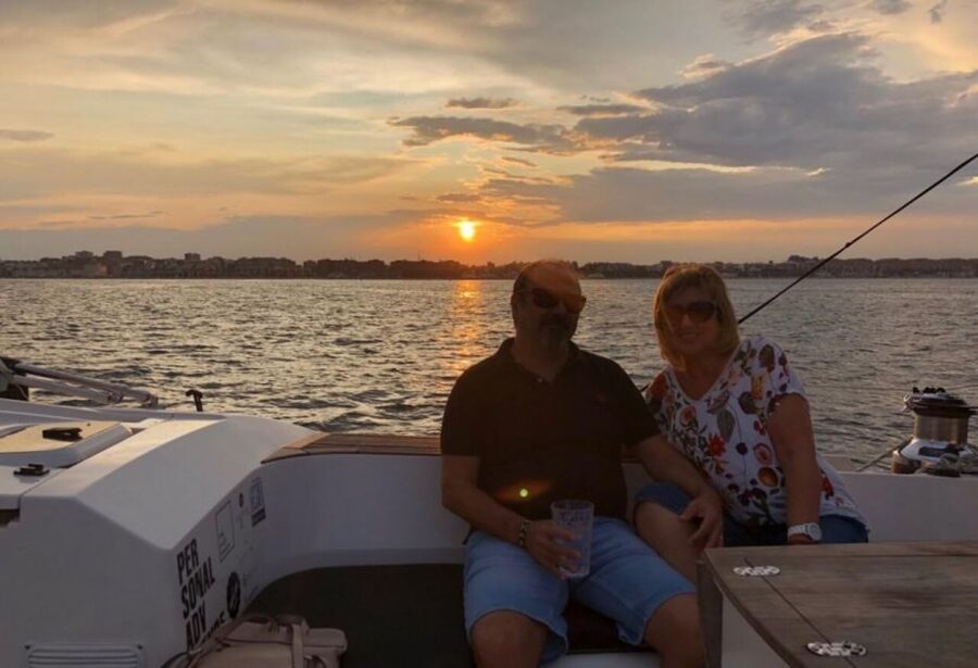 Valencia: Sunset trip in a boat with drinks included - Key points before you go