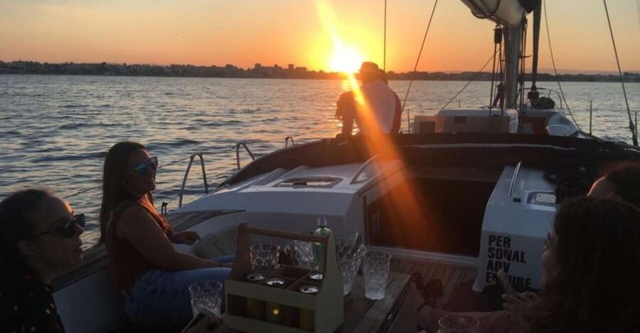 Valencia: Sunset trip in a boat with drinks included - The skipper and boat setup that keep it smooth