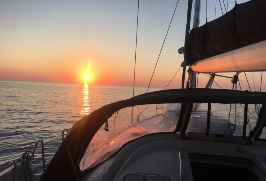 Valencia: Sunset trip in a boat with drinks included - Price and value: why $59 feels fair for a covered outing