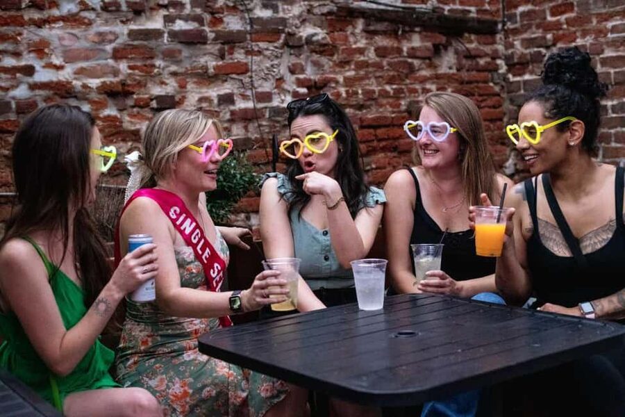 Waikiki Ghosts Boos and Booze Haunted Pub Crawl - Haunted Stories That Play With Your Imagination