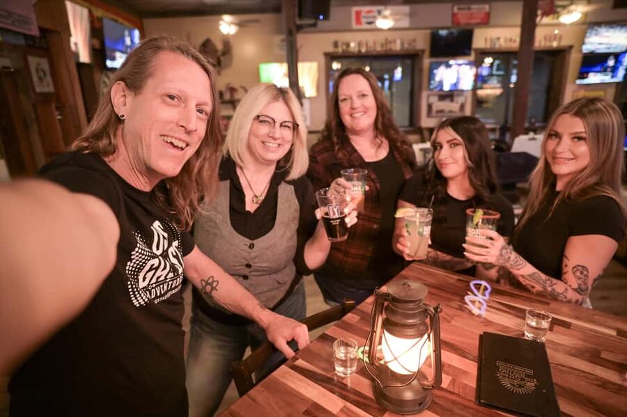 Waikiki Ghosts Boos and Booze Haunted Pub Crawl - Drink Stops: The Beach Bar and Surf Bar Waikiki