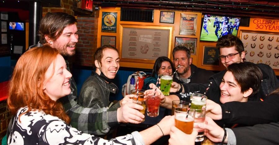 Washington DC: Ghosts Boos and Booze Haunted Pub Crawl - Meeting at Old Ebbitt: lanterns, rules, and where the night starts