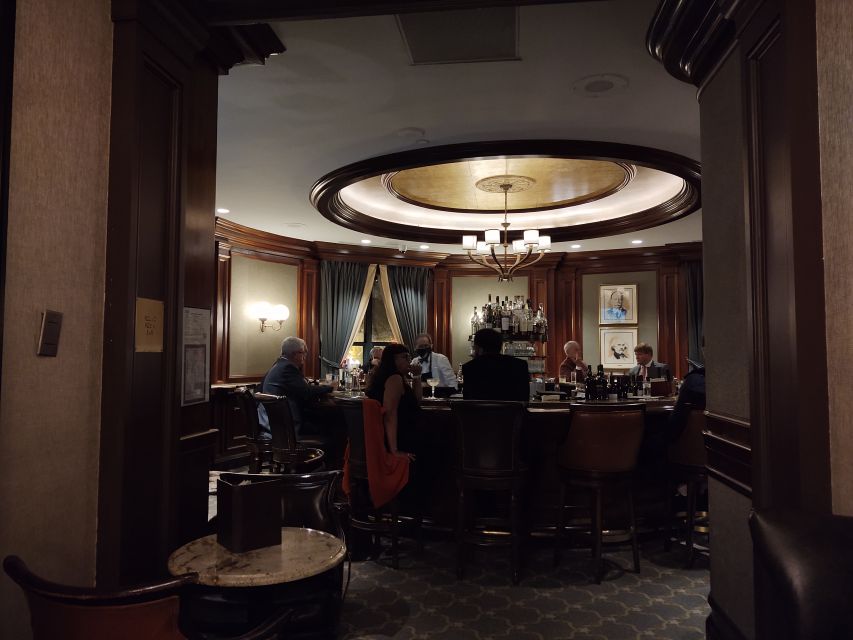 Washington DC: Ghosts Boos and Booze Haunted Pub Crawl - Your guide makes the difference: Anton, EJ, Mary, Dena, John, Tristan