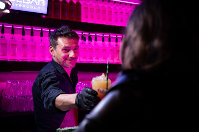 Xtracold Icebar Amsterdam, 3 Drinks Included - The warm lounge: the underrated part of the experience