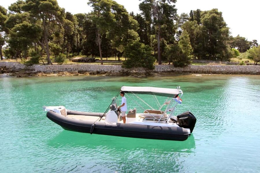 Zadar: Private SpeedBoat Tour to Islands - Drinks Included - Ošljak: the smallest inhabited island stop that feels surprisingly special